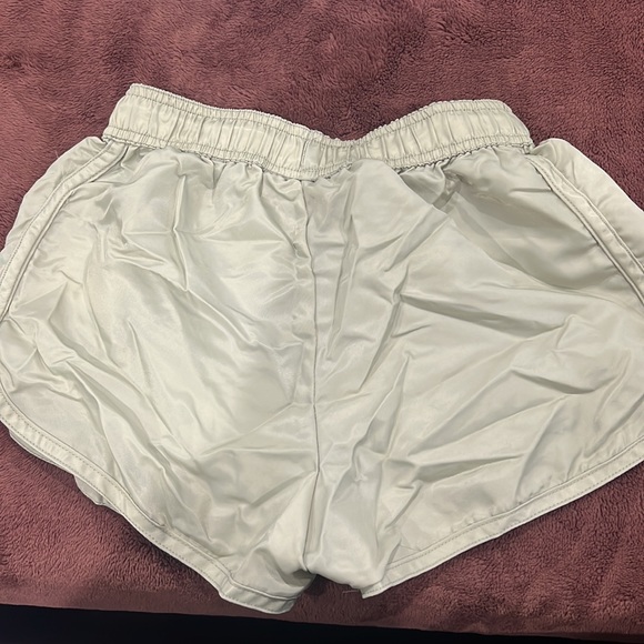 Essentials running shorts - Picture 3 of 3